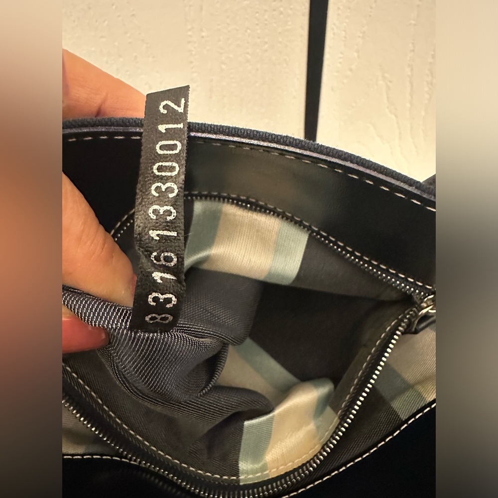 ✨Authentic Fendi Bag ✨ - Picture 8 of 9